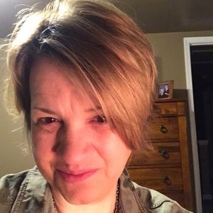 Meet your Posher, Dionne